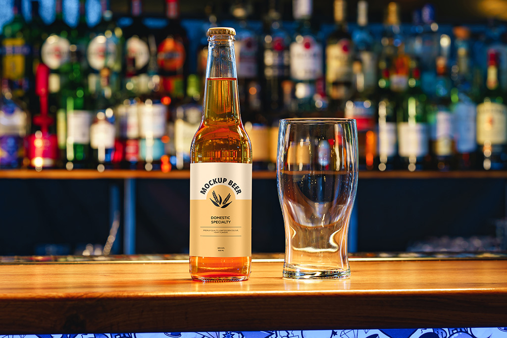 maquette d'une marque de bière dans une bouteille blanche